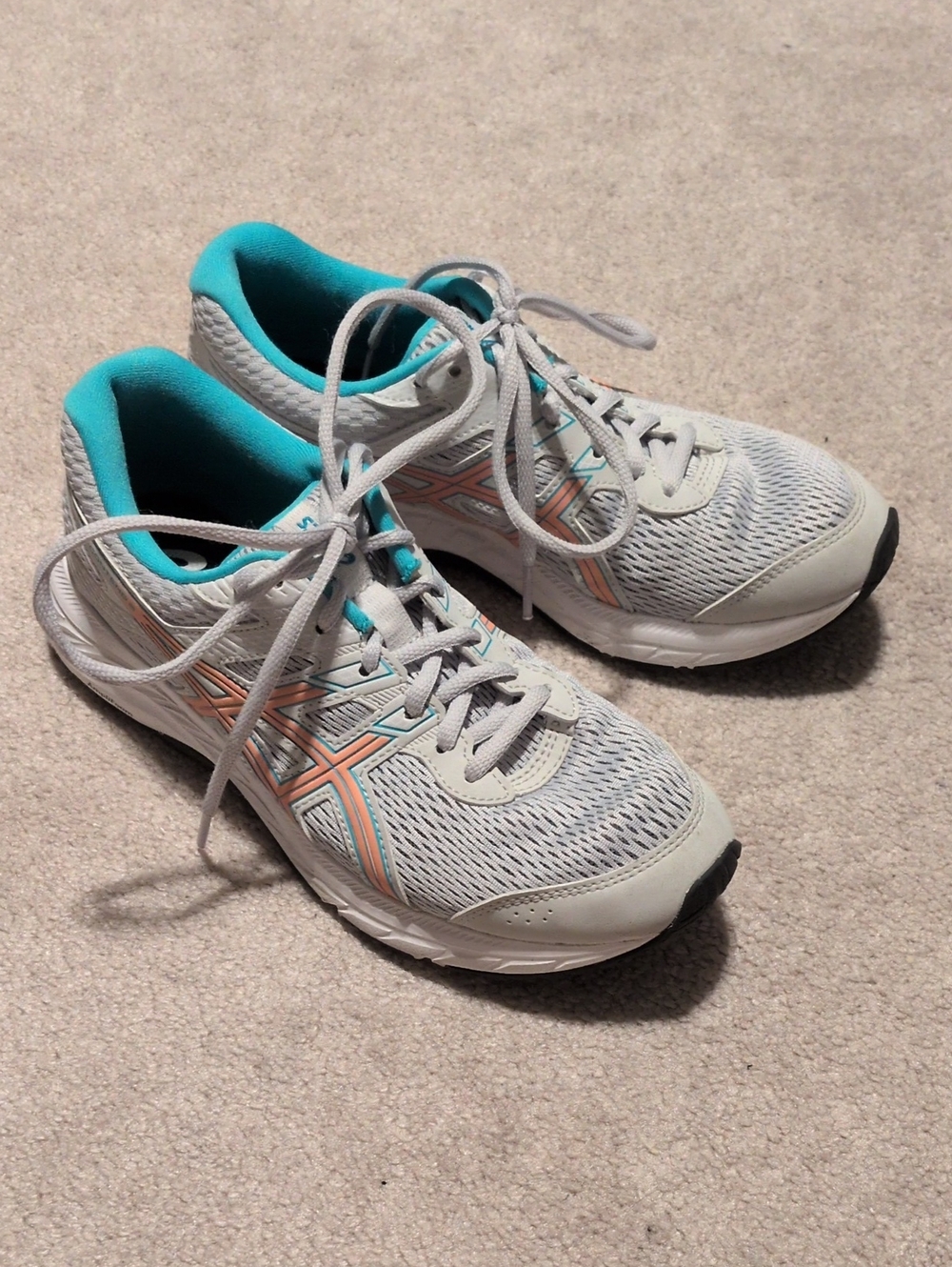 ASICS Women's Light Gray Shoes (Size 8)